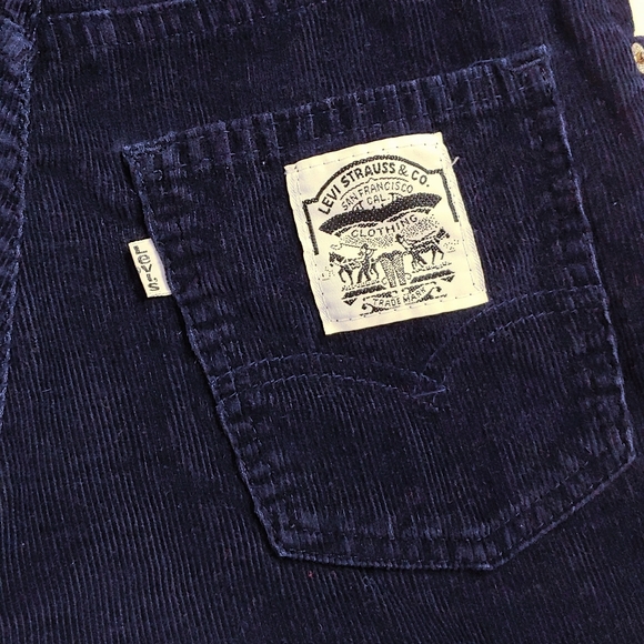 SOLD Vintage Levi’s straight leg corduroy pants - Picture 7 of 7